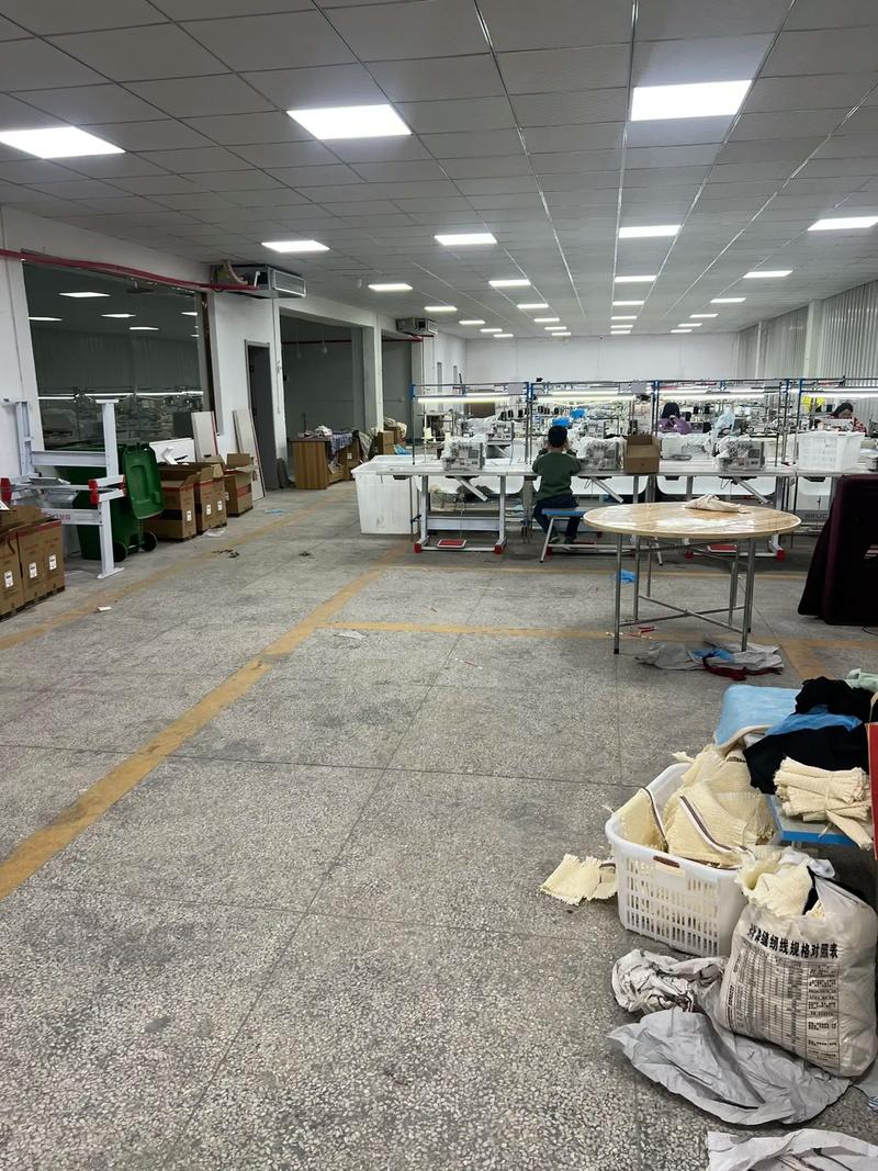服裝服飾零售新廠擴(kuò)建 招整件車位多名，新廠加30臺(tái)車火速進(jìn)場(chǎng)